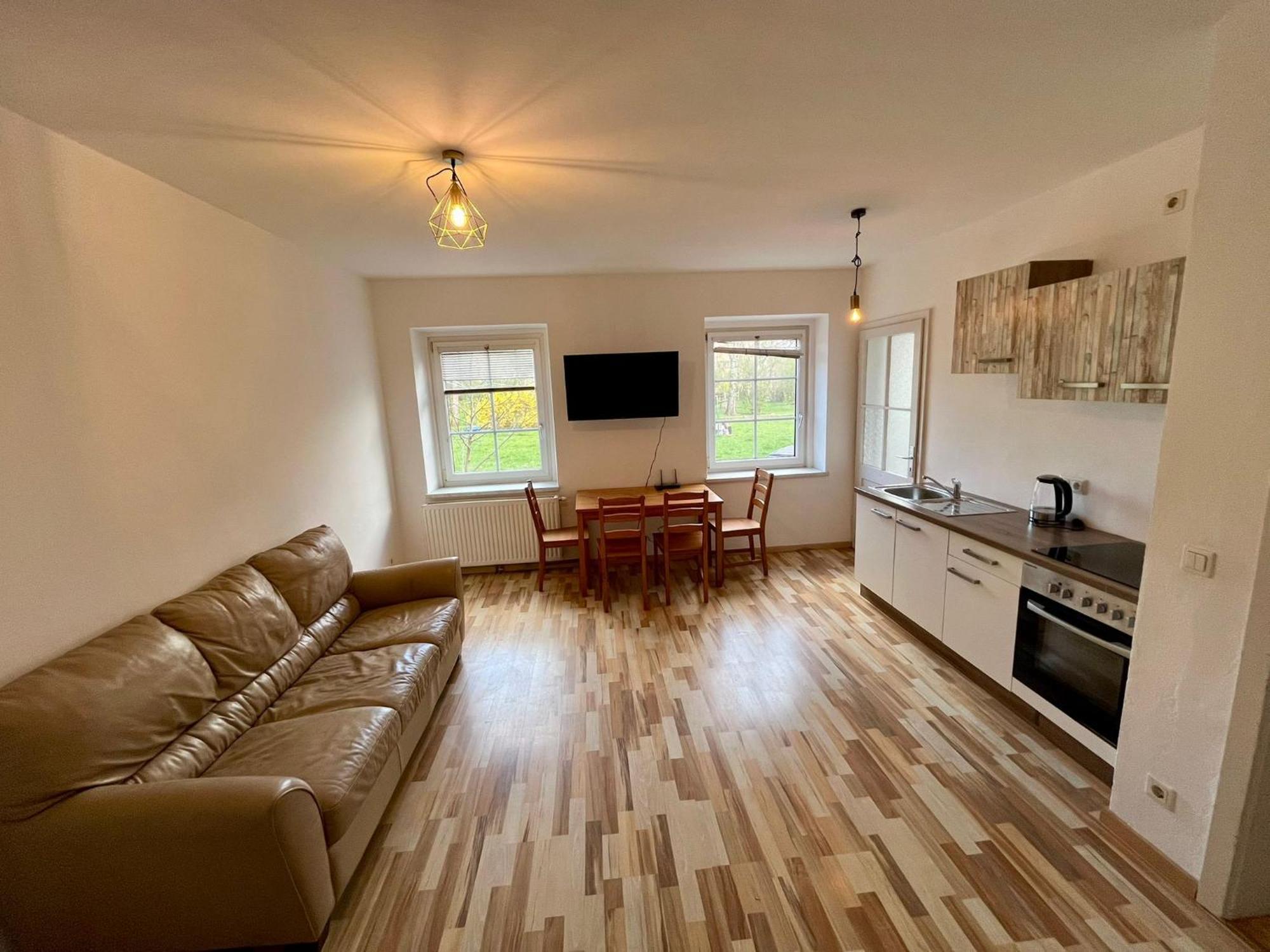 לאובן Monteurwohnung Leoben, Zentral מראה חיצוני תמונה
